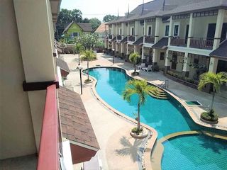 For sale 3 bed townhouse in Cha Am, Phetchaburi