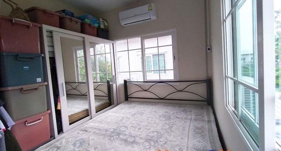 For sale 4 bedrooms townhouse in Mueang Nonthaburi, Nonthaburi