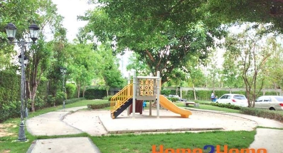 For sale 4 bedrooms townhouse in Mueang Nonthaburi, Nonthaburi