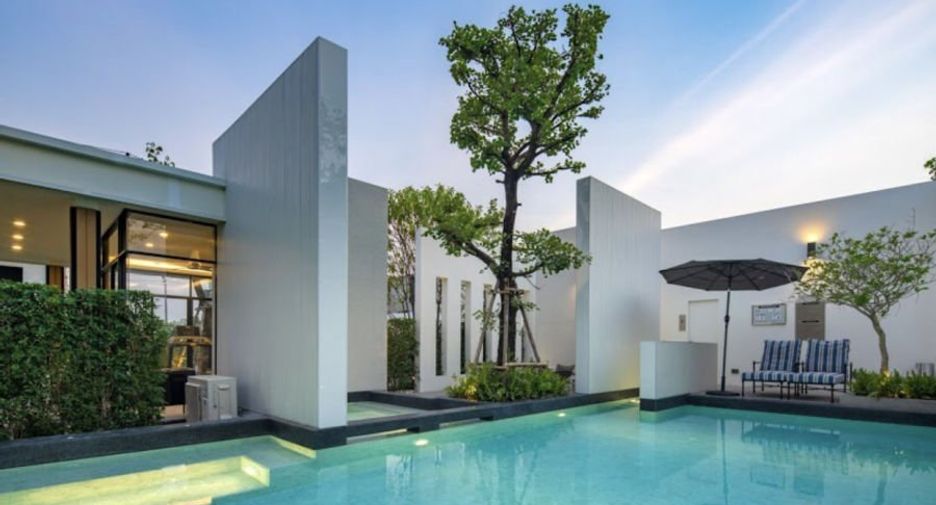 For rent 3 bedrooms townhouse in Prawet, Bangkok