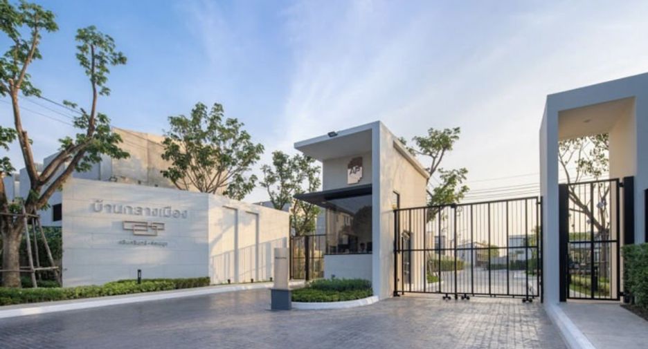 For rent 3 bedrooms townhouse in Prawet, Bangkok