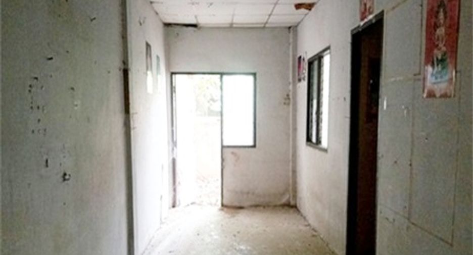 For sale 13 ベッドルーム townhouse in Tha Muang, Kanchanaburi