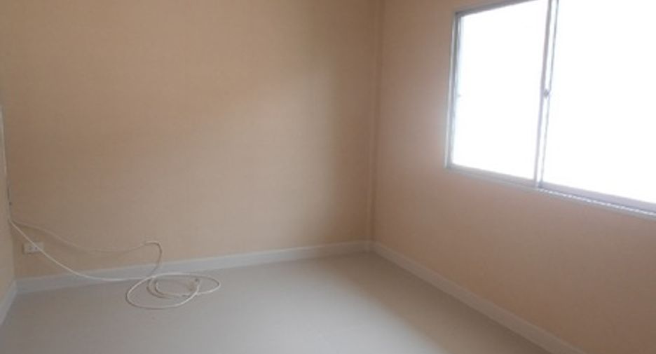For sale 3 bedrooms townhouse in Mueang Samut Sakhon, Samut Sakhon