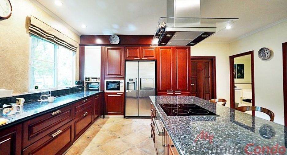 For sale 3 bedrooms condo in Cha Am, Phetchaburi