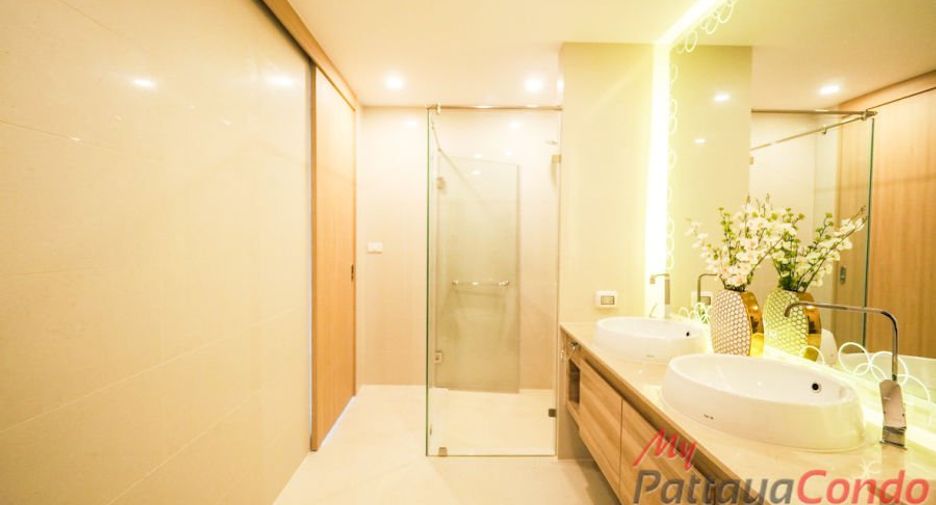 For sale 2 ベッドルーム condo in Bang Lamung, Chonburi
