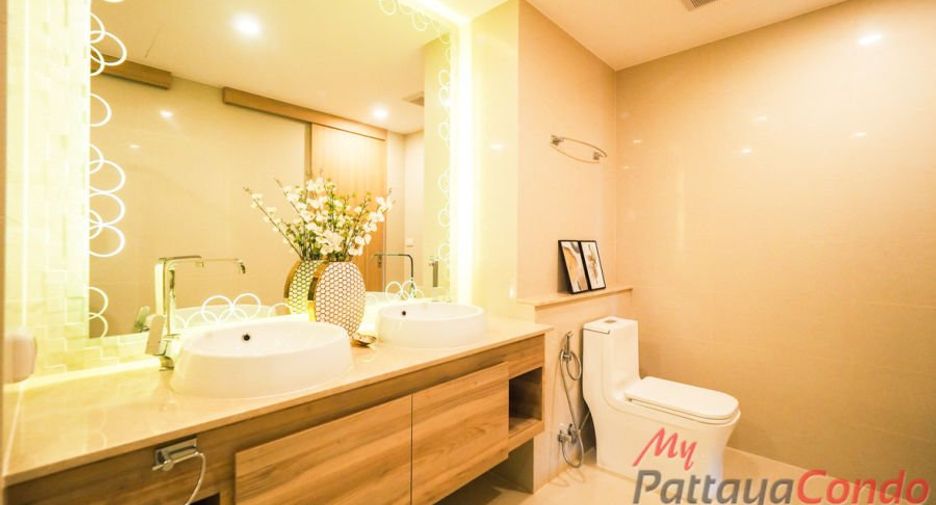 For sale 2 ベッドルーム condo in Bang Lamung, Chonburi