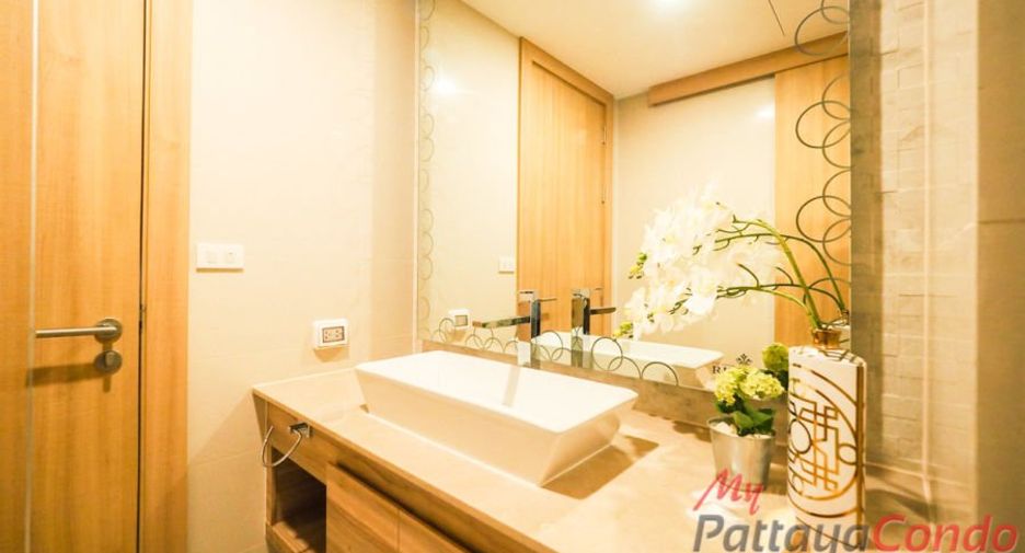 For sale 2 ベッドルーム condo in Bang Lamung, Chonburi