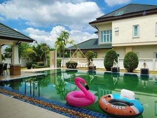 For rent 4 bed condo in Huay Yai, Pattaya