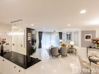 For sale 5 Beds condo in Huai Khwang, Bangkok
