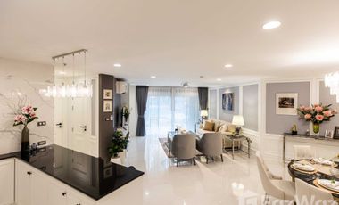 For sale 5 Beds condo in Huai Khwang, Bangkok