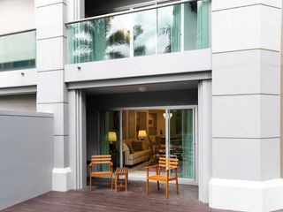 For sale 5 Beds condo in Huai Khwang, Bangkok