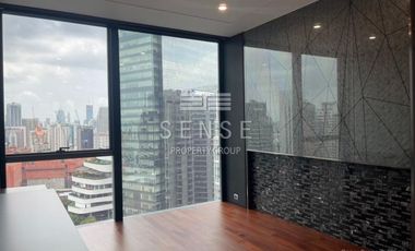 For sale 3 bedrooms condo in Khlong Toei, Bangkok