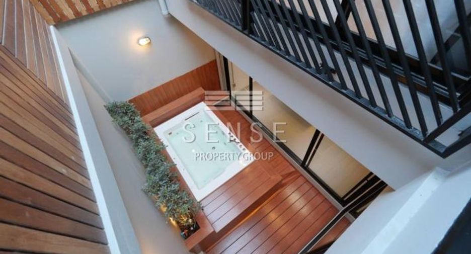 Reihenhaus zur Miete mit 3 Zimmer in Khlong Toei, Bangkok