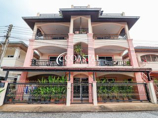 For sale 8 bed retail Space in Na Jomtien, Pattaya