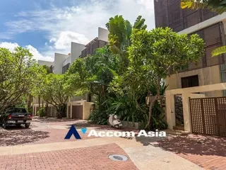 For rent 3 Beds townhouse in Sathon, Bangkok