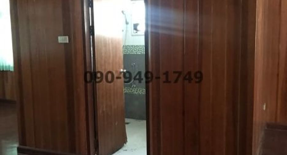 For sale 3 bedrooms house in Khan Na Yao, Bangkok