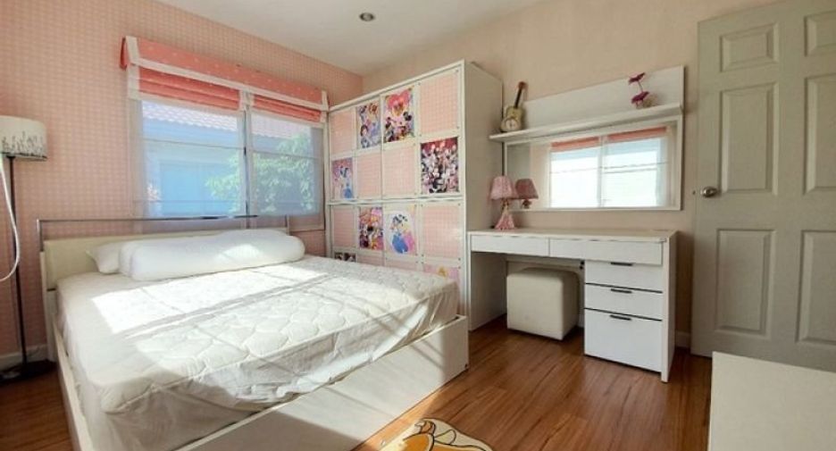 For sale 3 bedrooms house in Phasi Charoen, Bangkok