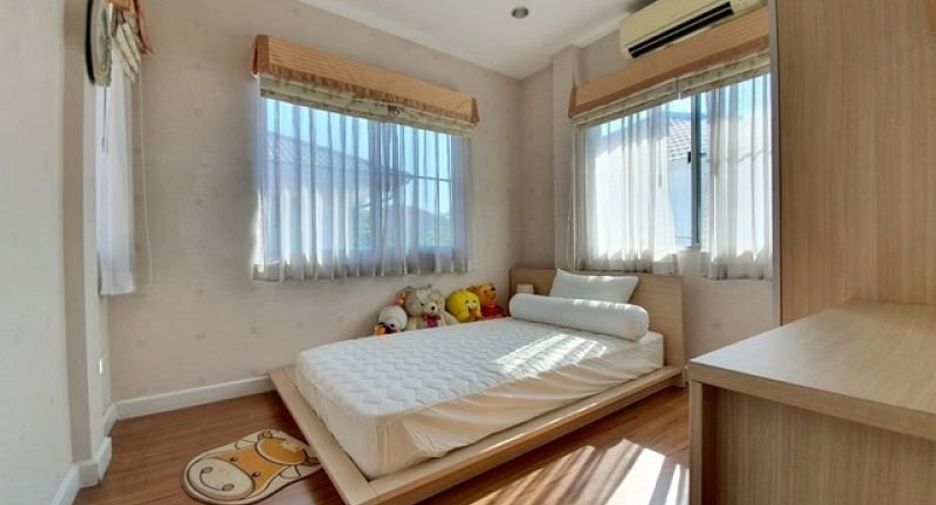 For sale 3 bedrooms house in Phasi Charoen, Bangkok