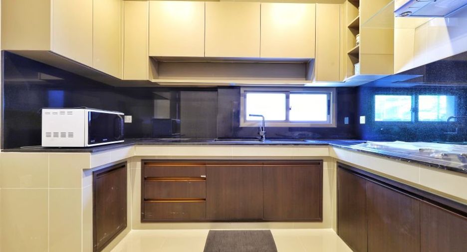 À vendre 4 chambres maison à Bang Khae, Bangkok