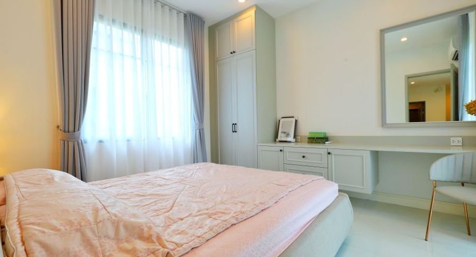 À vendre 4 chambres maison à Bang Khae, Bangkok