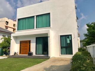For rent 5 ベッドルーム house in Phra Nakhon, Bangkok