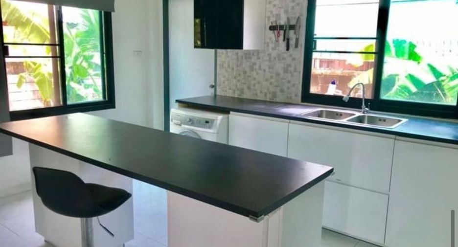 For rent 5 ベッドルーム house in Phra Nakhon, Bangkok