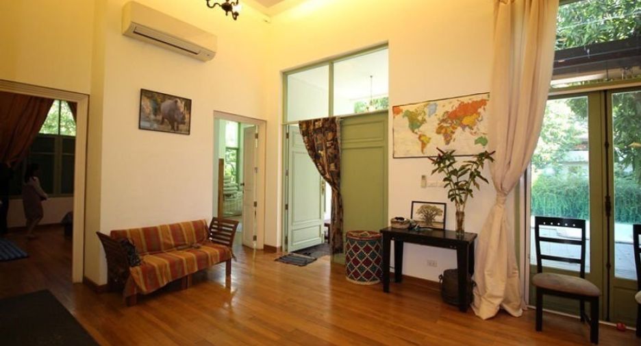 For sale 3 bedrooms house in Phaya Thai, Bangkok