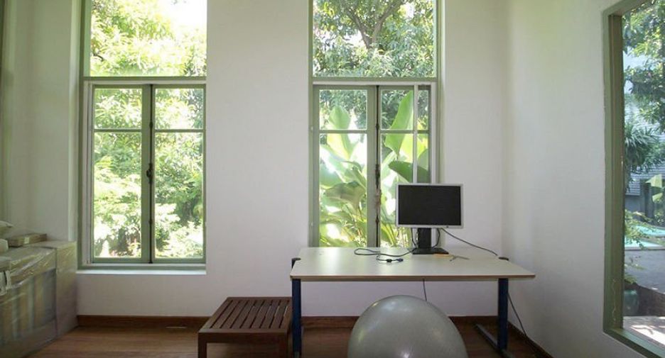 For sale 3 bedrooms house in Phaya Thai, Bangkok