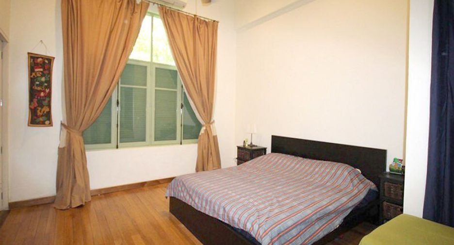 For sale 3 bedrooms house in Phaya Thai, Bangkok