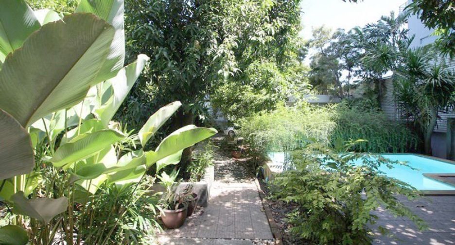 For sale 3 bedrooms house in Phaya Thai, Bangkok