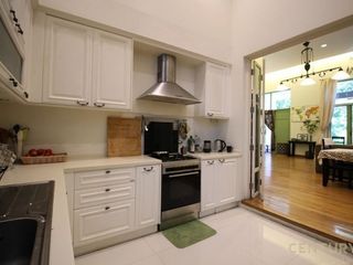 For sale 3 bedrooms house in Phaya Thai, Bangkok
