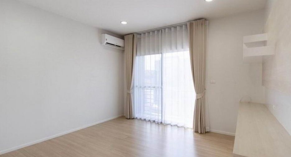 For sale そして for rent 3 Beds townhouse in Phra Khanong, Bangkok