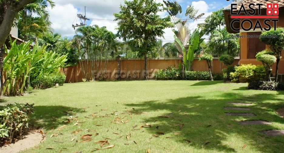 Casa en alquiler de 5 habitaciones en Bang Lamung, Chonburi
