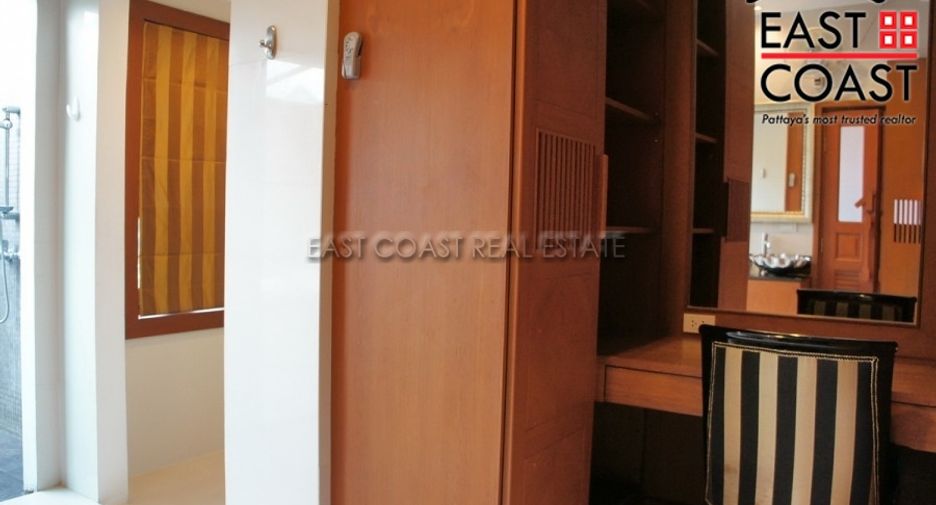 Casa en alquiler de 5 habitaciones en Bang Lamung, Chonburi