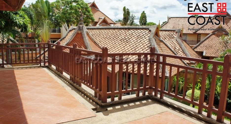 Casa en alquiler de 5 habitaciones en Bang Lamung, Chonburi