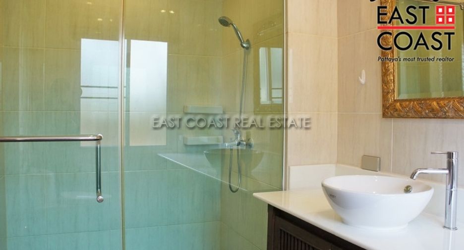 Casa en alquiler de 5 habitaciones en Bang Lamung, Chonburi