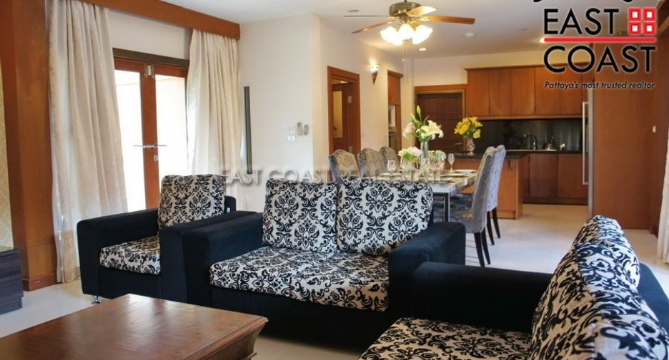 Casa en alquiler de 5 habitaciones en Bang Lamung, Chonburi