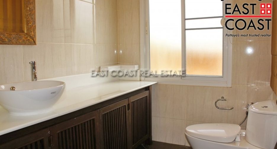 Casa en alquiler de 5 habitaciones en Bang Lamung, Chonburi