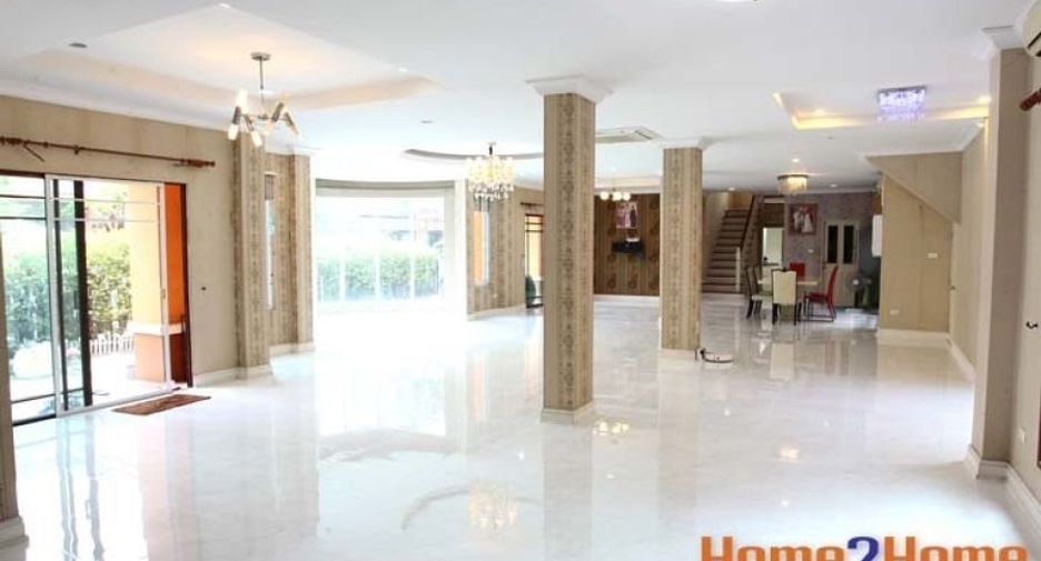 For sale 7 bedrooms house in Mueang Nonthaburi, Nonthaburi