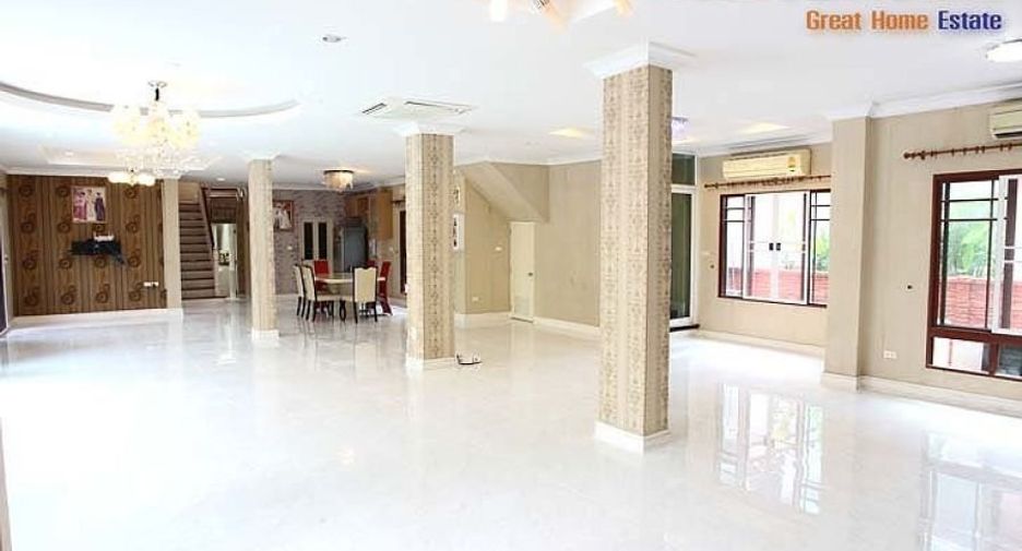 For sale 7 bedrooms house in Mueang Nonthaburi, Nonthaburi