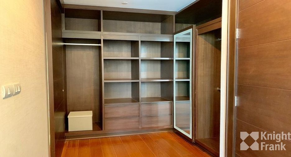 À vendre 2 chambres condo à Pathum Wan, Bangkok