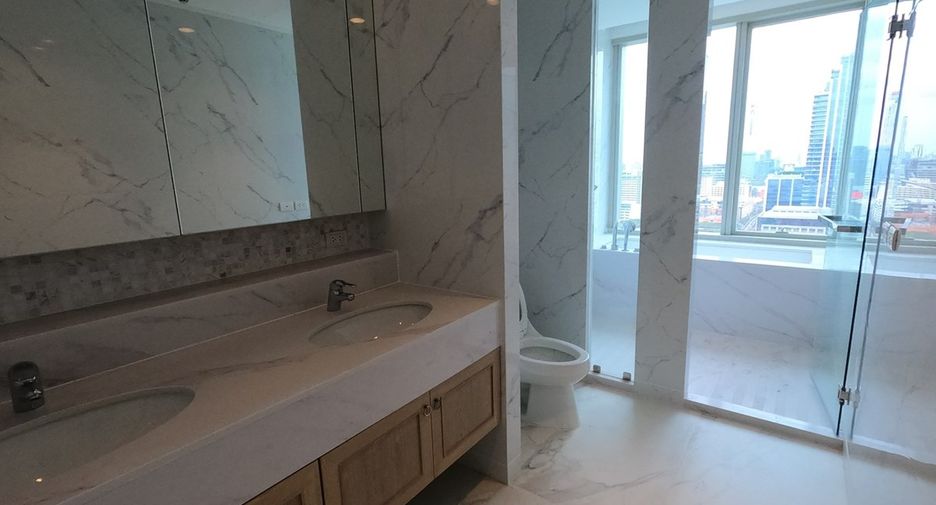 Wohnung zur Miete mit 4 Zimmer in Pathum Wan, Bangkok