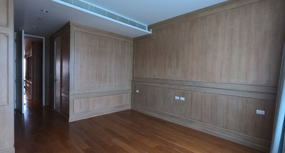 Wohnung zur Miete mit 4 Zimmer in Pathum Wan, Bangkok