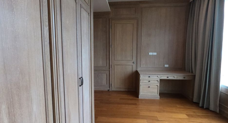 Wohnung zur Miete mit 4 Zimmer in Pathum Wan, Bangkok