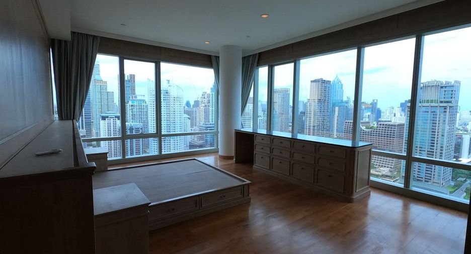 Wohnung zur Miete mit 4 Zimmer in Pathum Wan, Bangkok