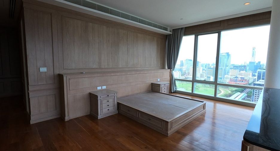 Wohnung zur Miete mit 4 Zimmer in Pathum Wan, Bangkok