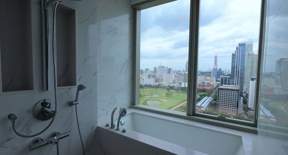 Wohnung zur Miete mit 4 Zimmer in Pathum Wan, Bangkok
