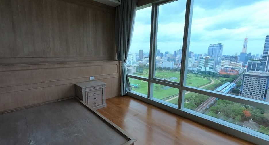 Wohnung zur Miete mit 4 Zimmer in Pathum Wan, Bangkok