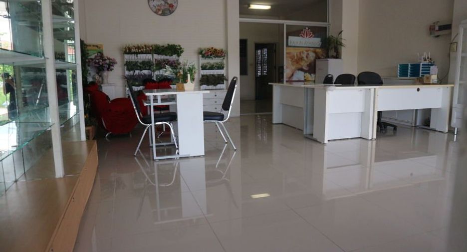 Local comercial en venta de 2 habitaciones en Hang Dong, Chiang Mai