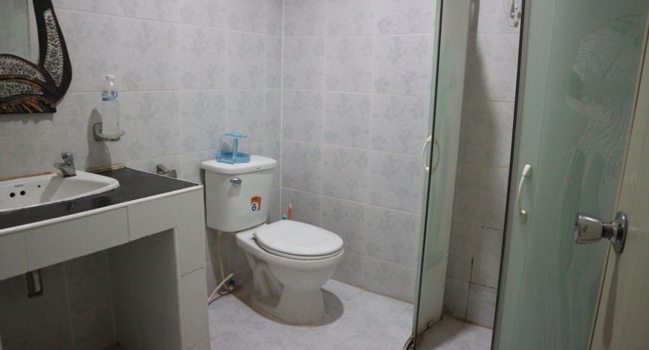 Local comercial en venta de 2 habitaciones en Hang Dong, Chiang Mai